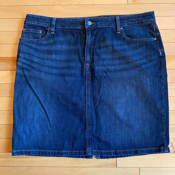 L.L.Bean jean skirt - Picture 1 of 3